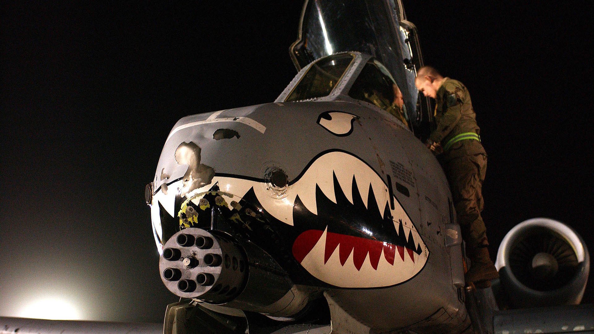 当安菲尔德吹响争冠号角,斯台普斯上演逆转绝杀—这个凌晨,体育心脏为双城跳动